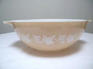 Vintage 1950's Pyrex Sandalwood Beige and White 4 Quart Cinderella Mixing Bowl #444